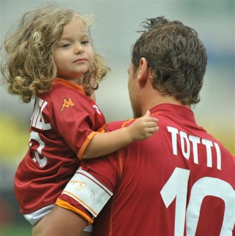 chanel totti scuola|Chanel Totti età 2022.